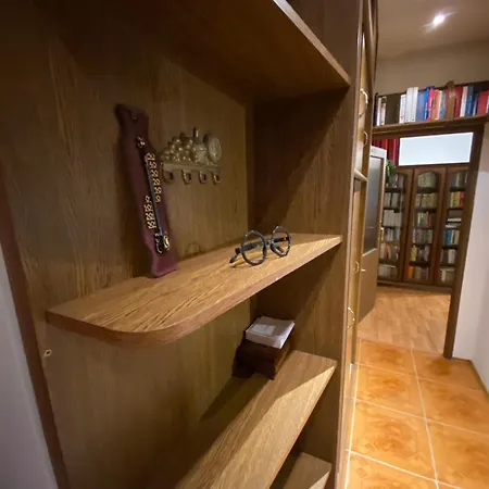 Harry Potter Inspired 2bdr, Old Town Apartmán